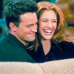 Matthew Perry and Julia Roberts on 'Friends.' Photo via Getty Images